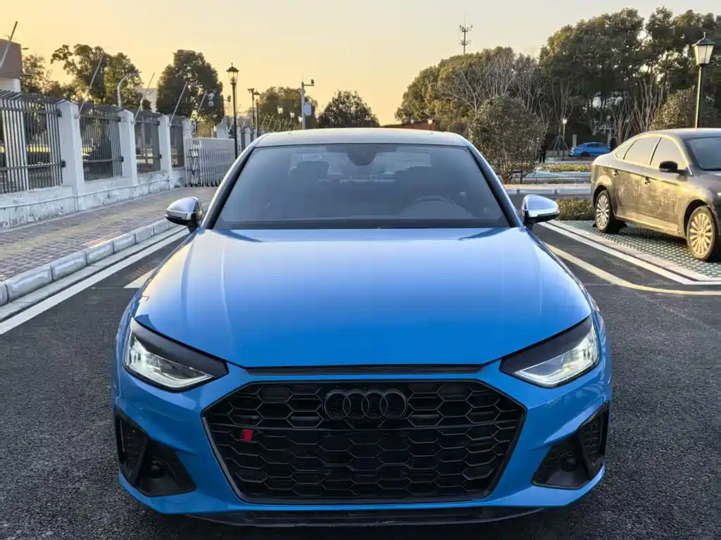 AUDI S4