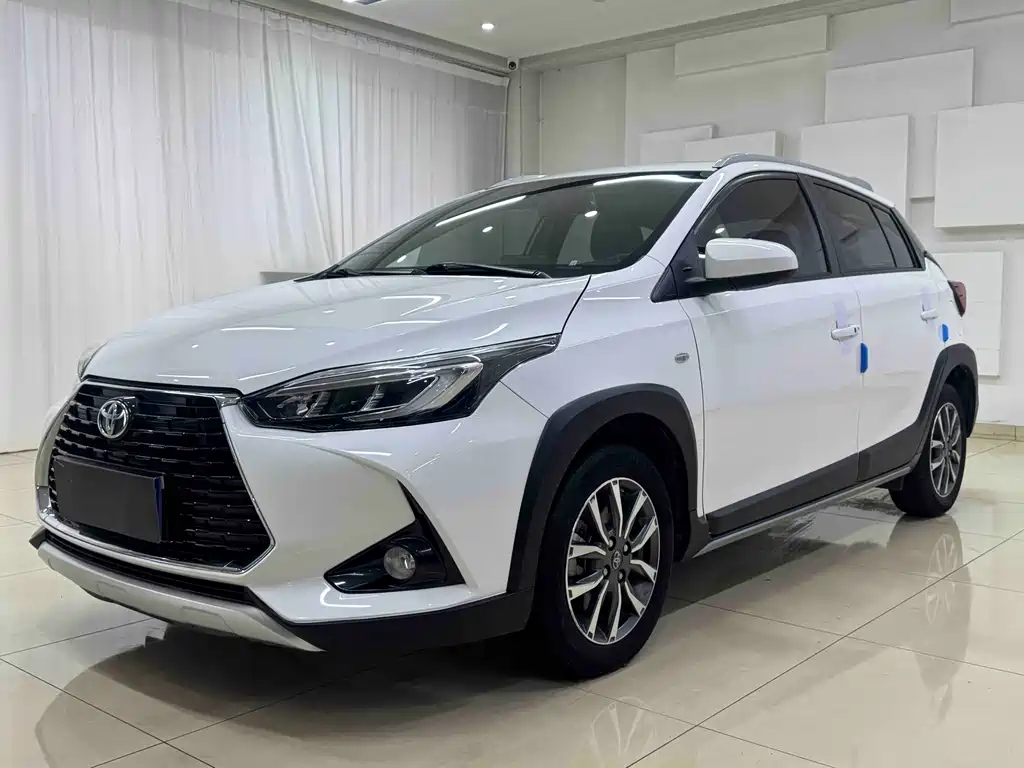 Toyota Yaris L 2021