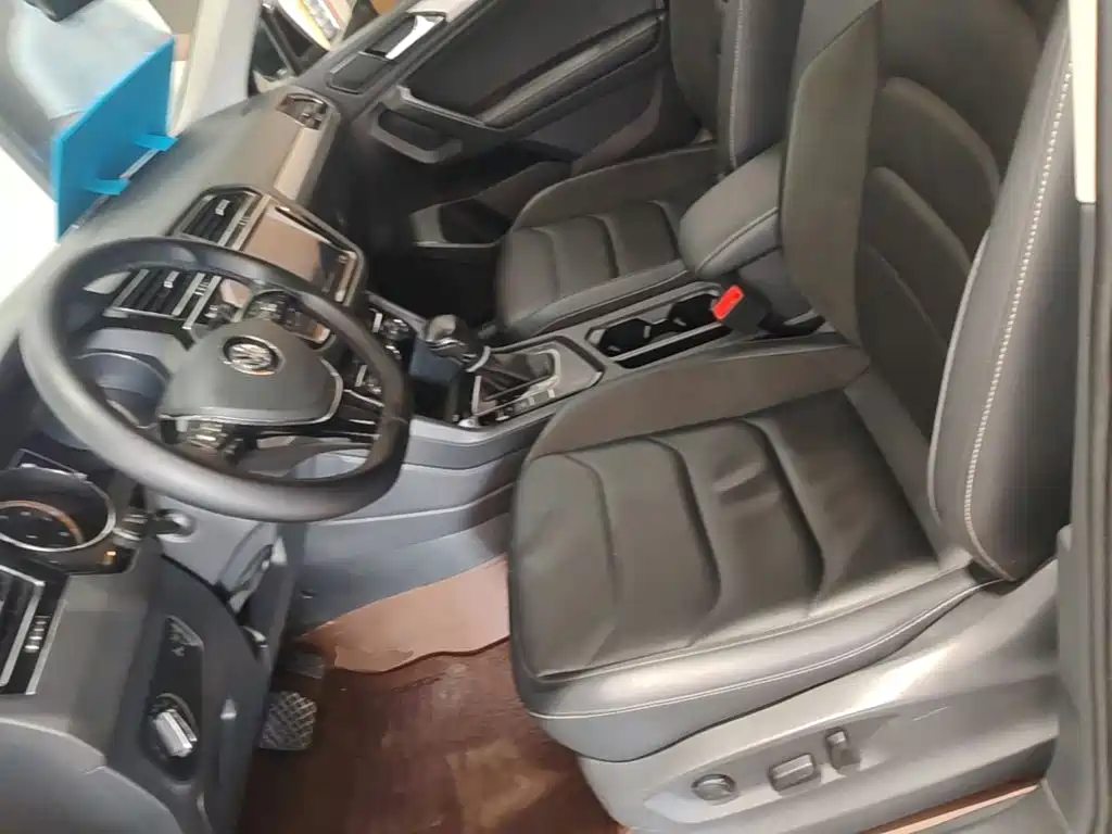 Volkswagen Tiguan L — миниатюра 20