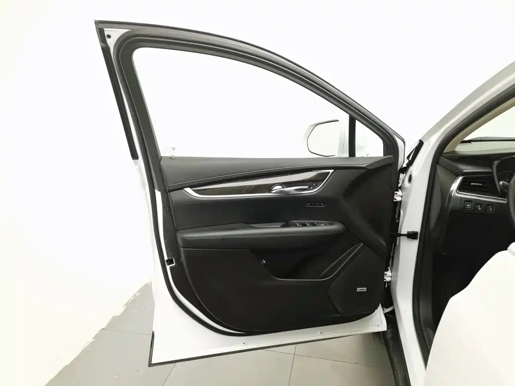 Cadillac XT5 — миниатюра 8