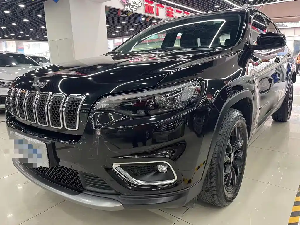 Купить Jeep Cherokee