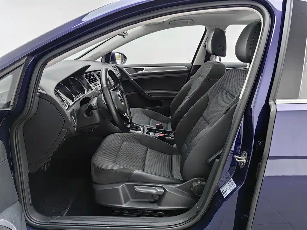 Volkswagen Golf — миниатюра 10