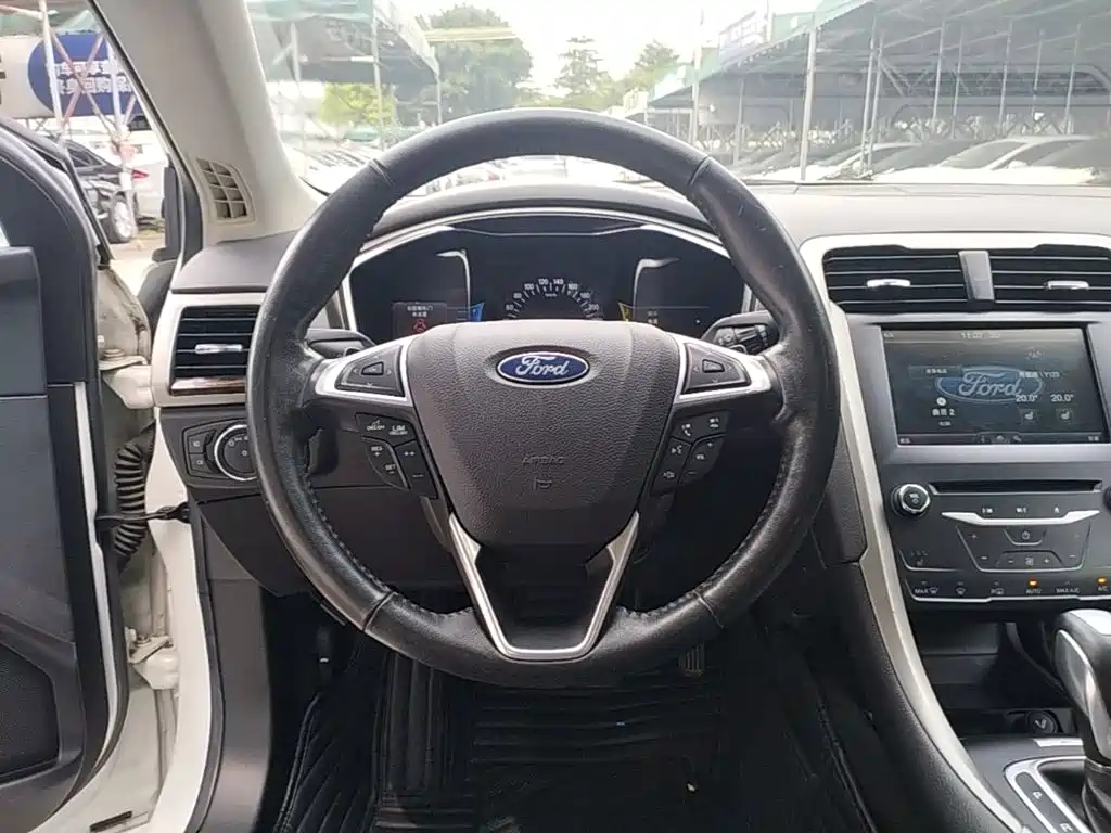Ford Mondeo — миниатюра 11