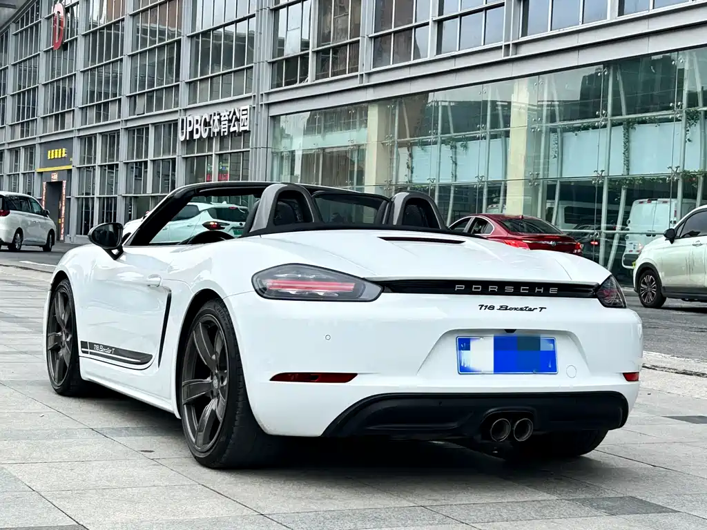 PORSCHE 718