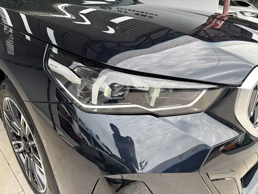 BMW 5 Series — миниатюра 8