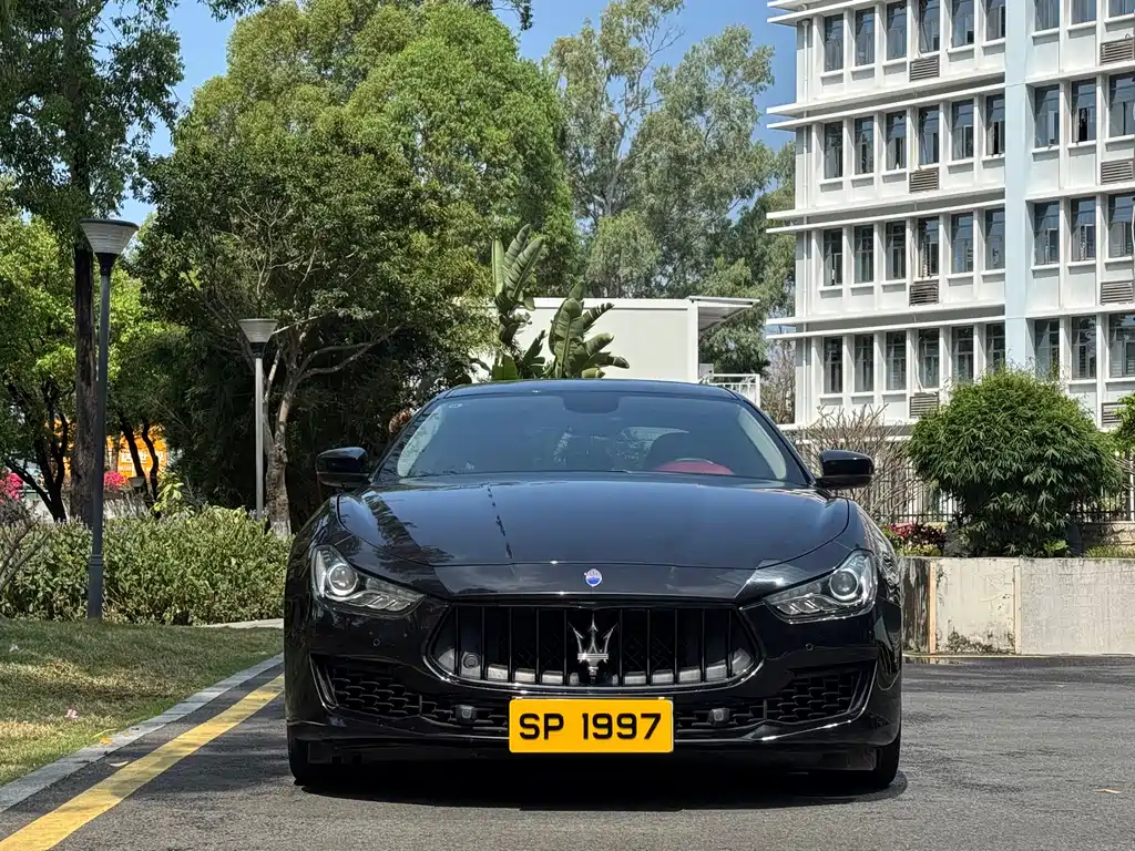 MASERATI GHIBLI