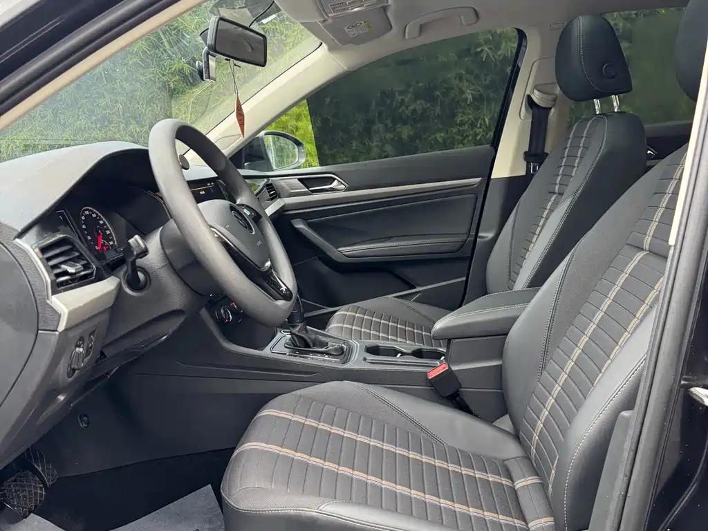 Volkswagen Lavida — миниатюра 4