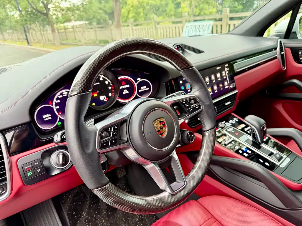 Porsche Cayenne — миниатюра 17