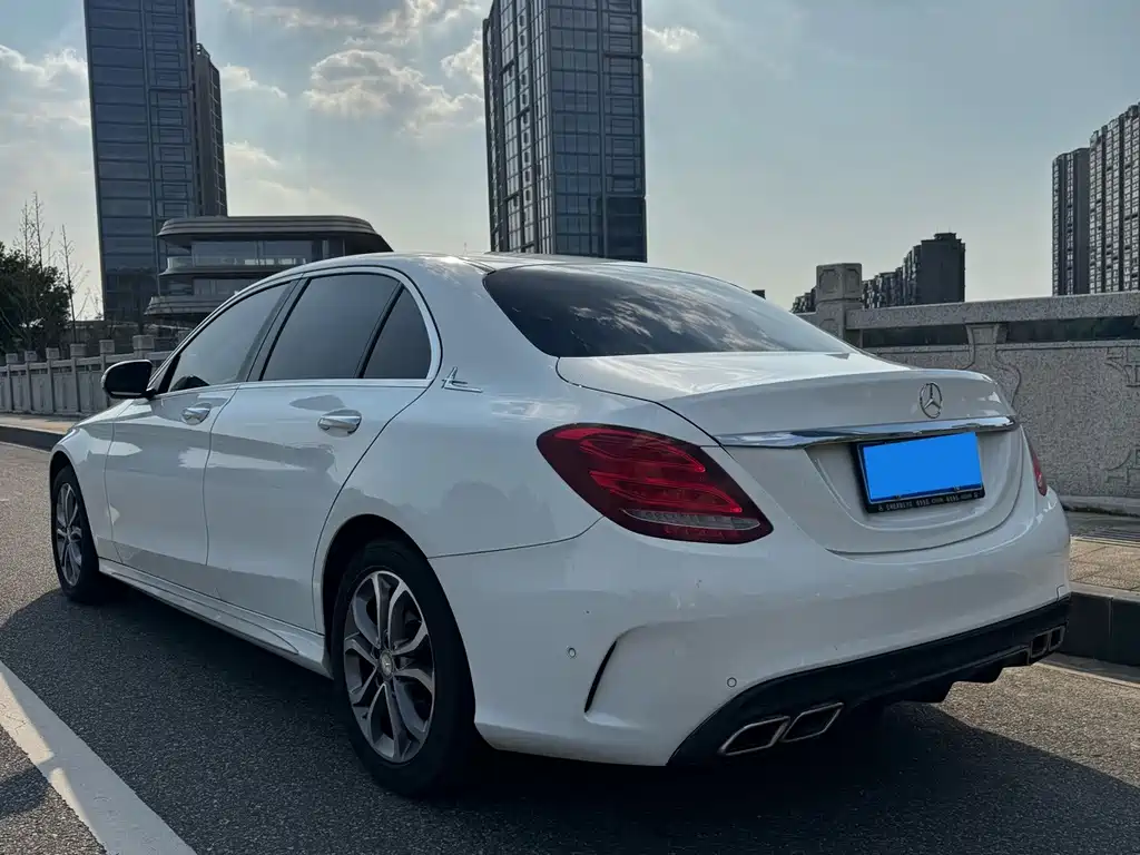 Mercedes-Benz C-Class — миниатюра 6