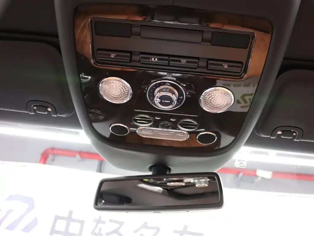 Bentley Flying Spur — миниатюра 13