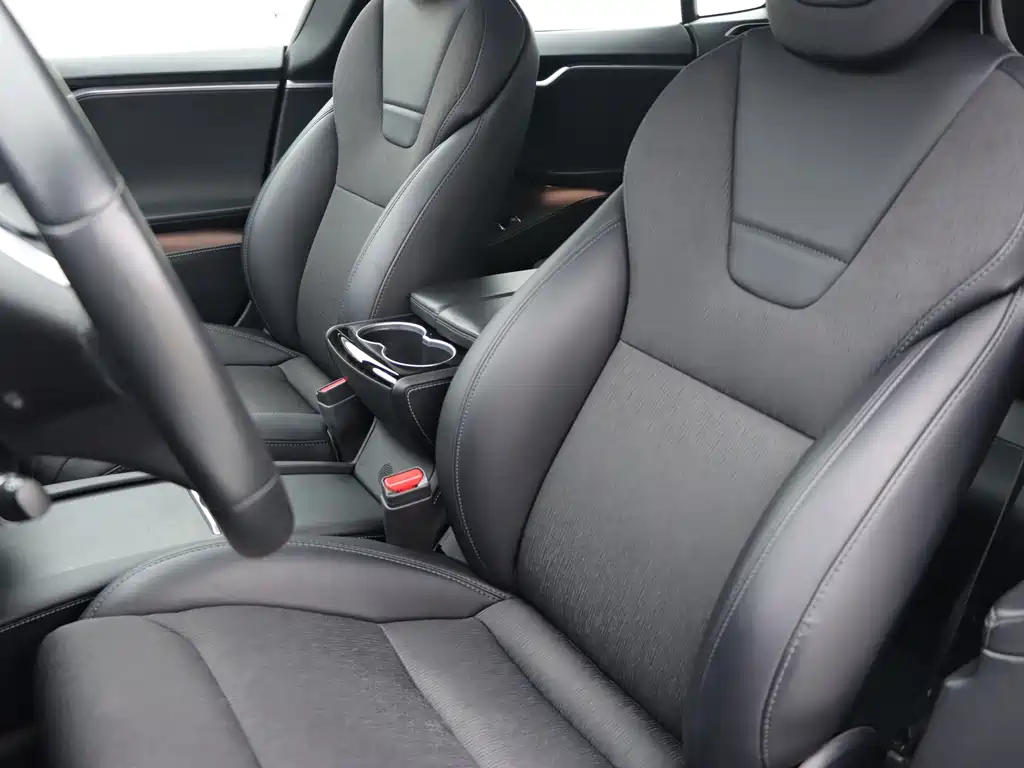 Tesla Model S — миниатюра 8