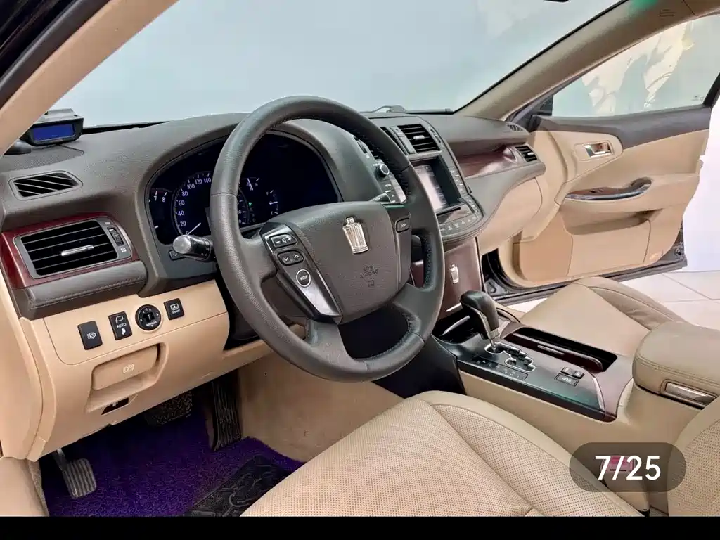 Toyota Crown 2011 2.5L Royal
