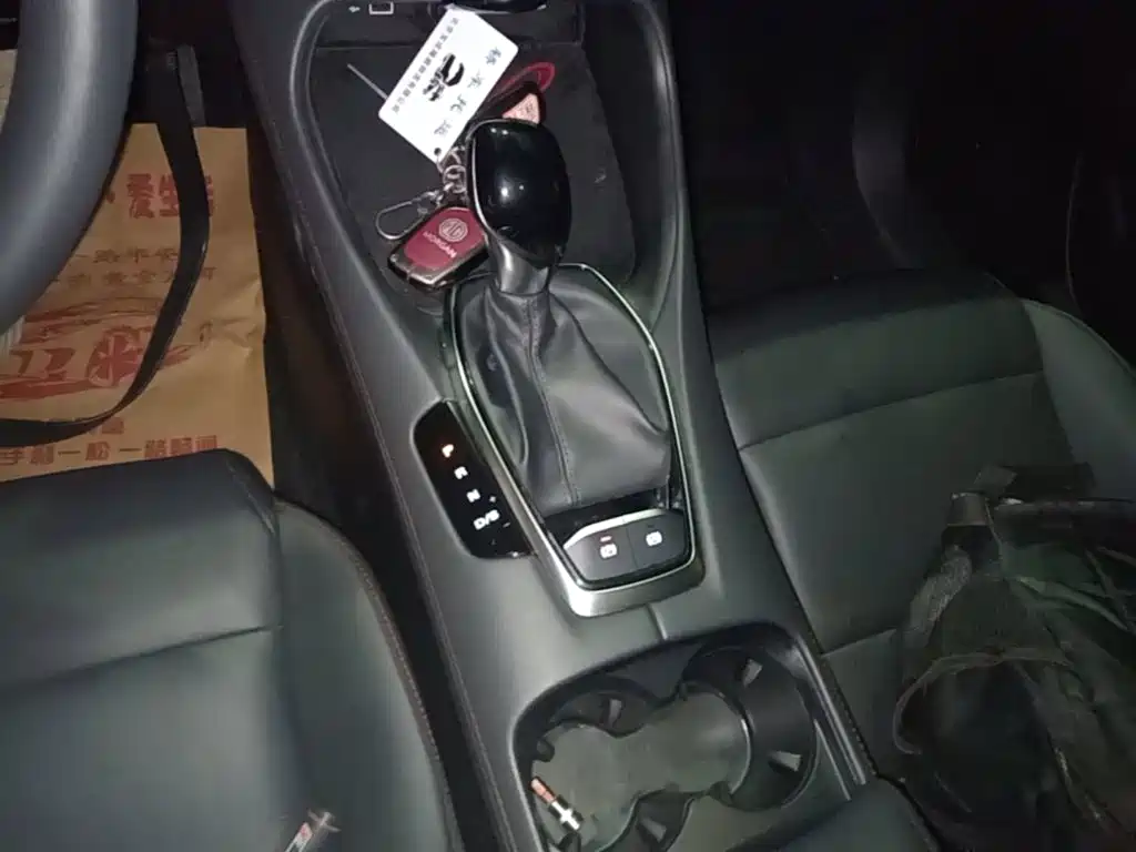 MG MG5 — миниатюра 14