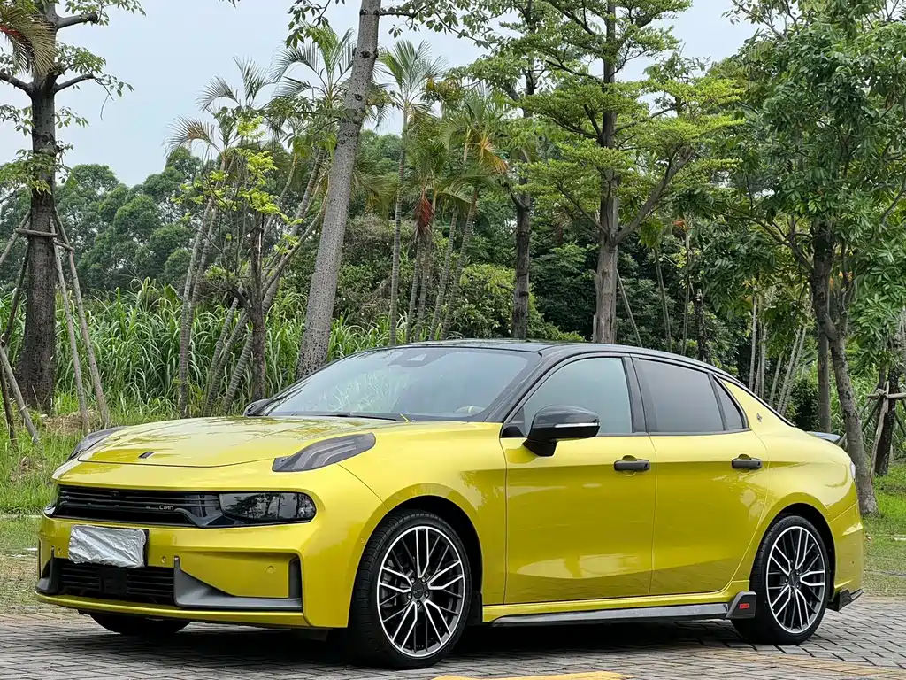 Купить Lynk & Co 03