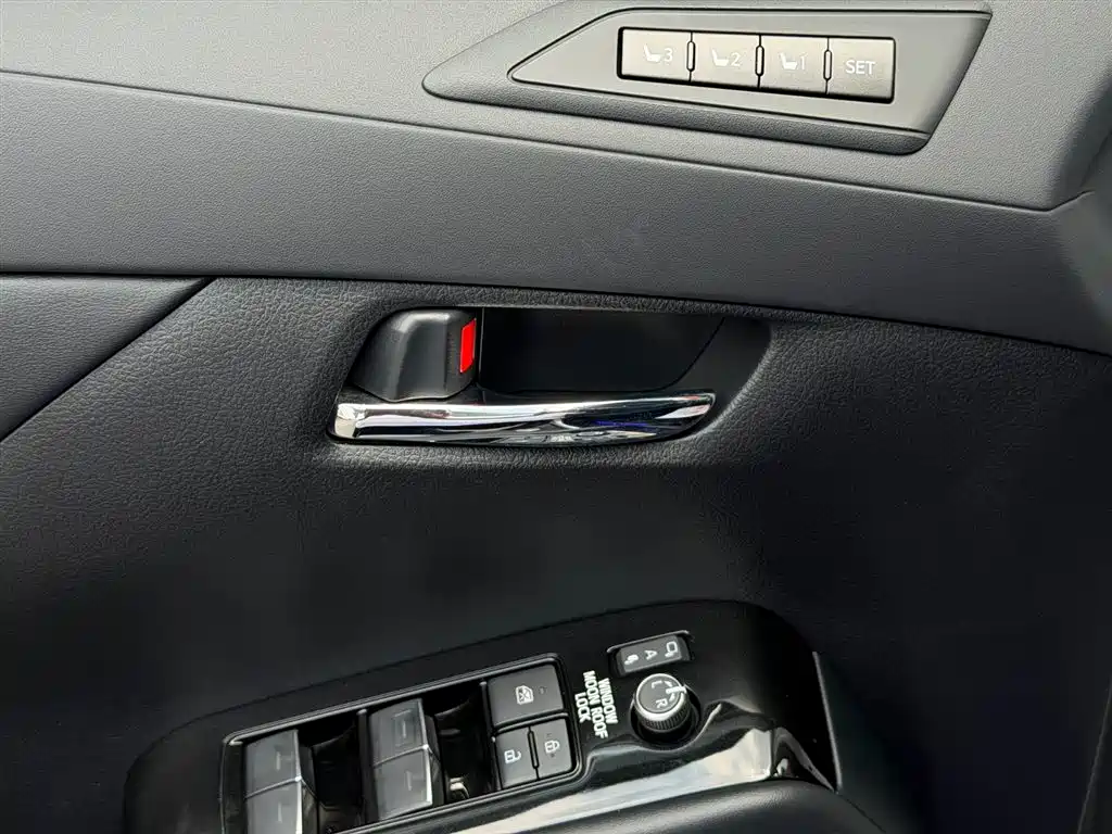 Toyota Vellfire 2021 2.5L HV Luxury