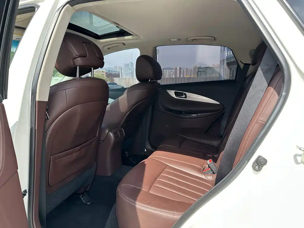 Infiniti QX50 — миниатюра 6