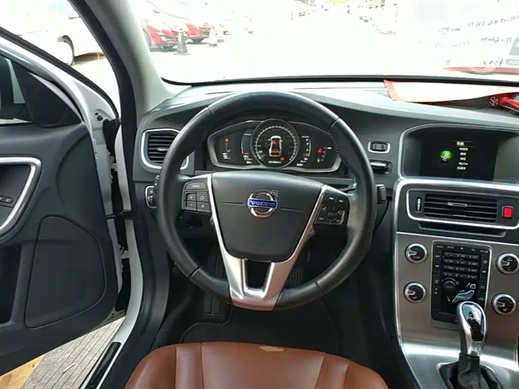 Volvo S60 — миниатюра 11