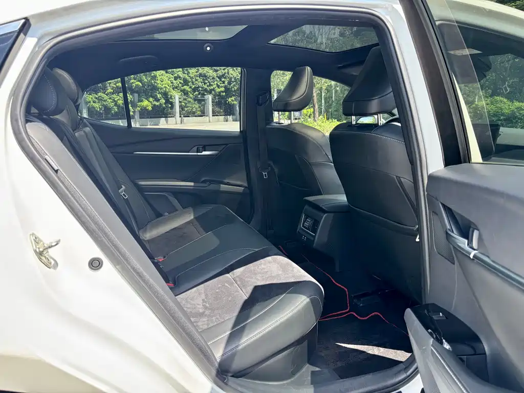 Toyota Camry 2024 2.0HXS Sport Plus