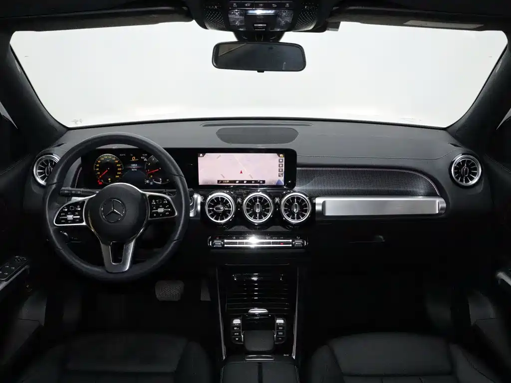 Mercedes-Benz GLB — миниатюра 19