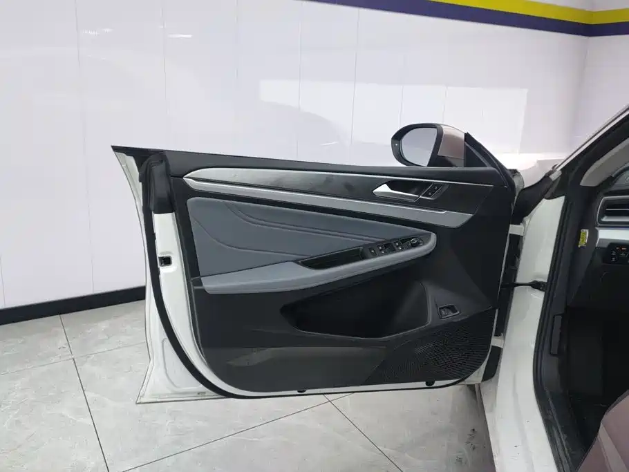 Volkswagen Lamando — миниатюра 7