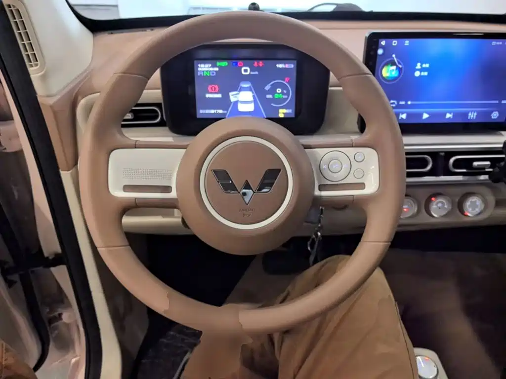 Wuling MINIEV — миниатюра 11