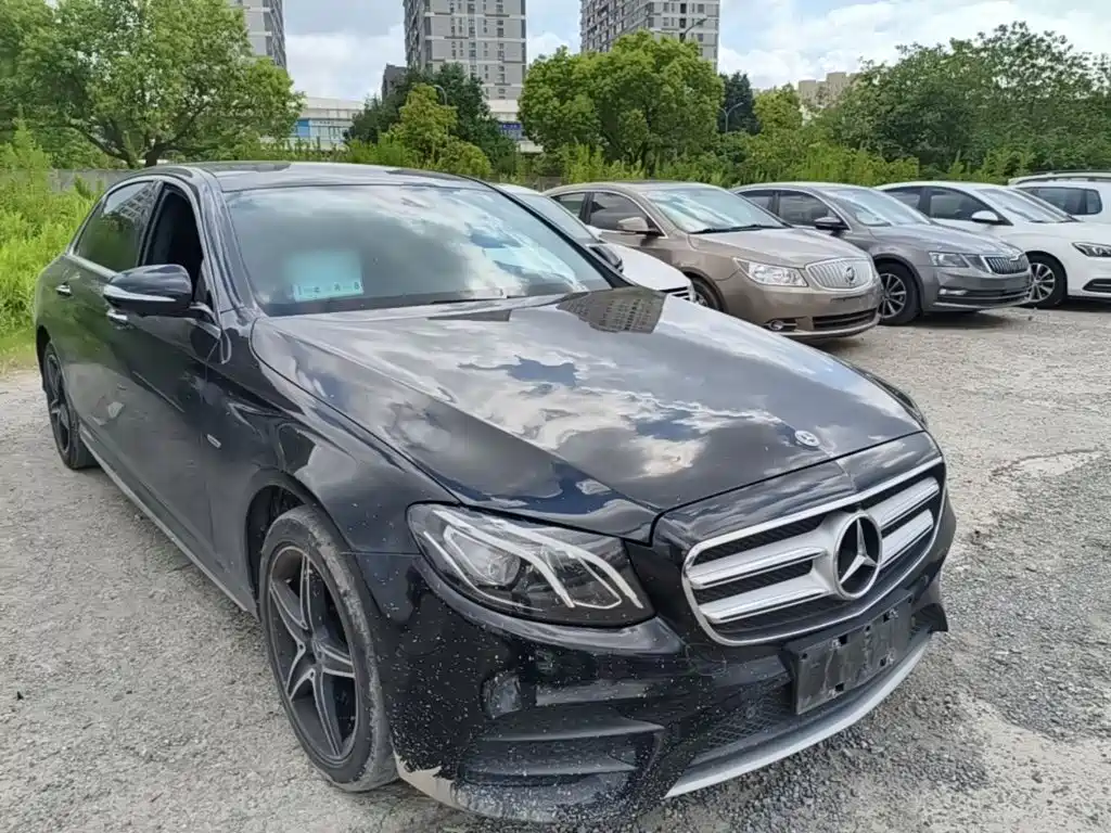 Mercedes-Benz E-Class — миниатюра 10