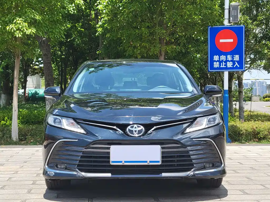 Toyota Camry 2023 2.0G Luxury