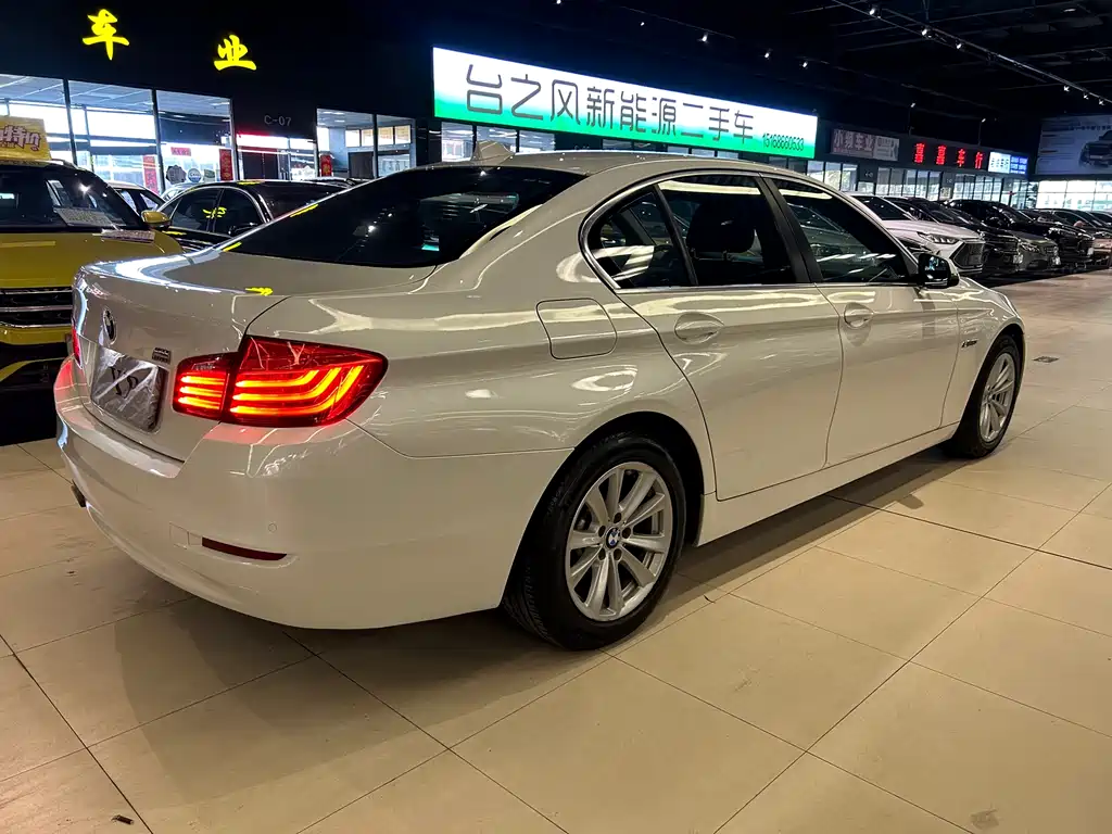 BMW 5 SERIES