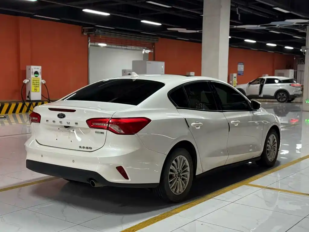 Ford Focus — миниатюра 7