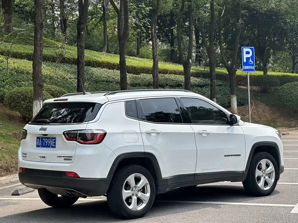 Jeep Compass — миниатюра 6