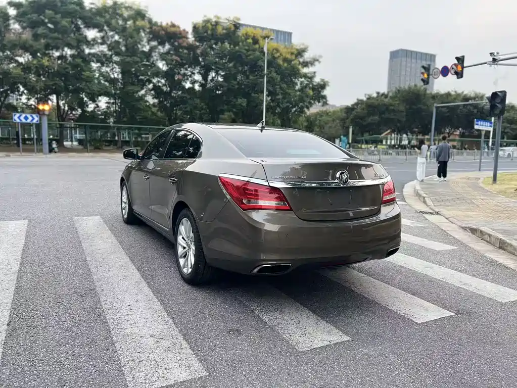 Buick LaCrosse — миниатюра 7