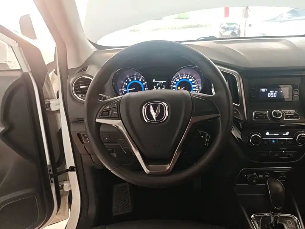 Changan CS15 — миниатюра 11