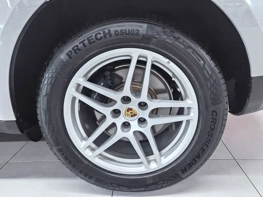 Porsche Macan — миниатюра 13