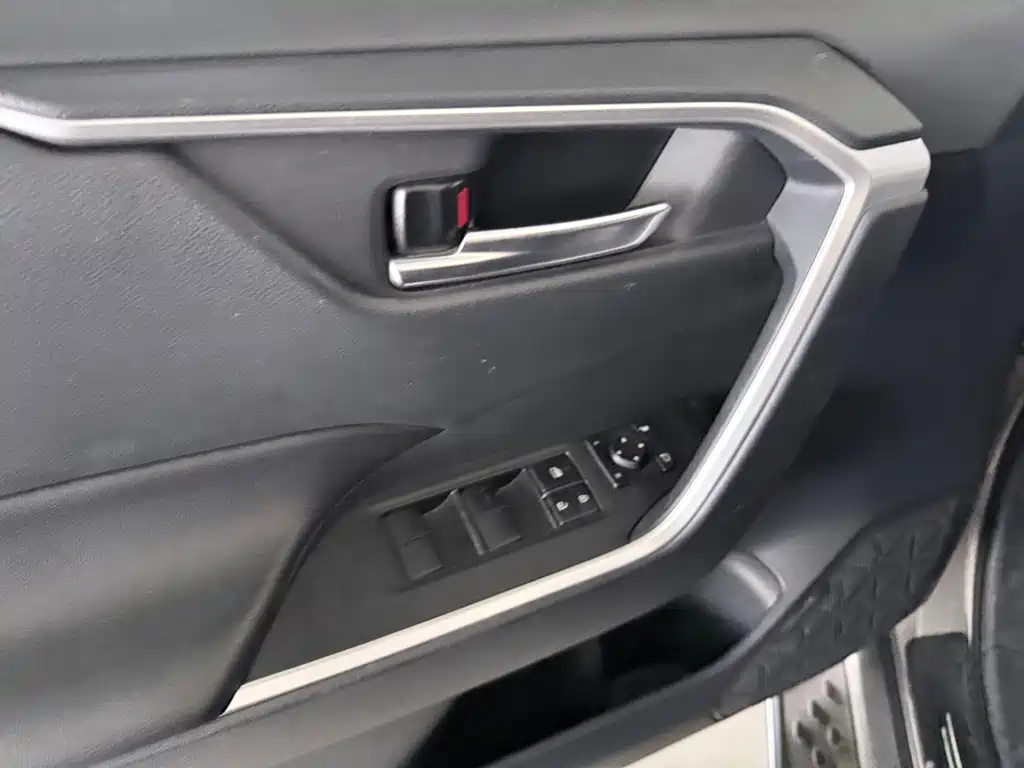 TOYOTA RAV4 RONGFANG