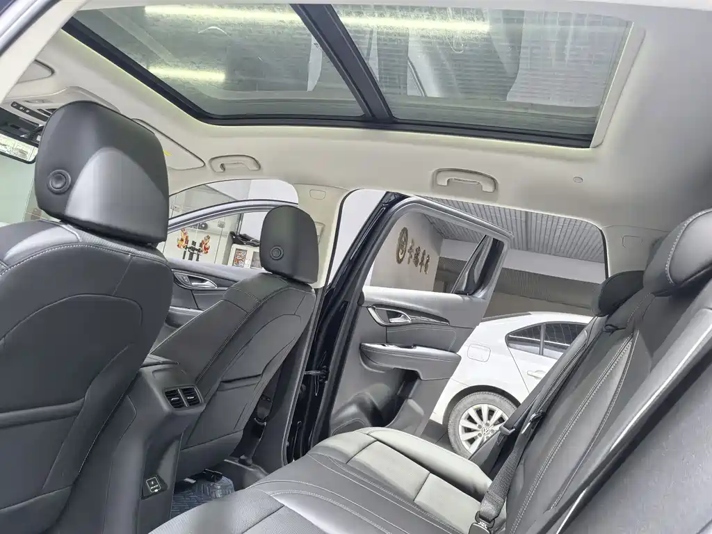Buick Envision Plus Plus 2022 Plus 652T мест Luxury