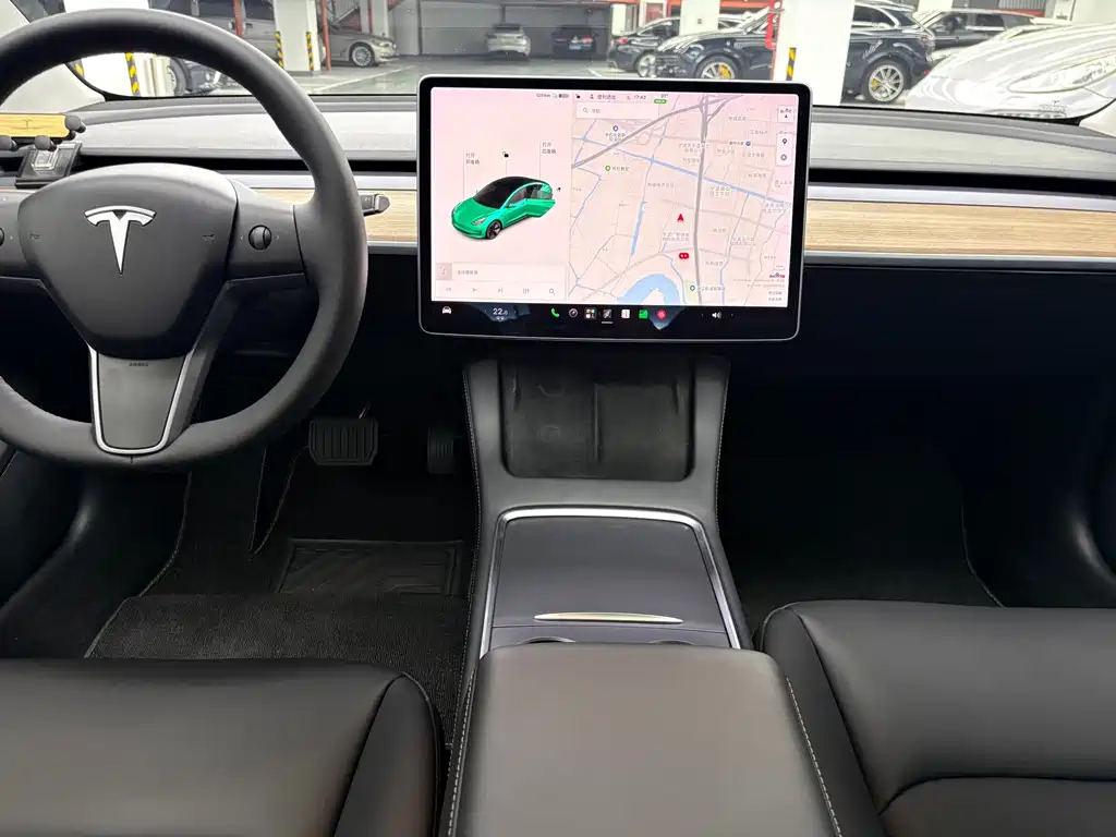 Tesla Model 3 — миниатюра 9