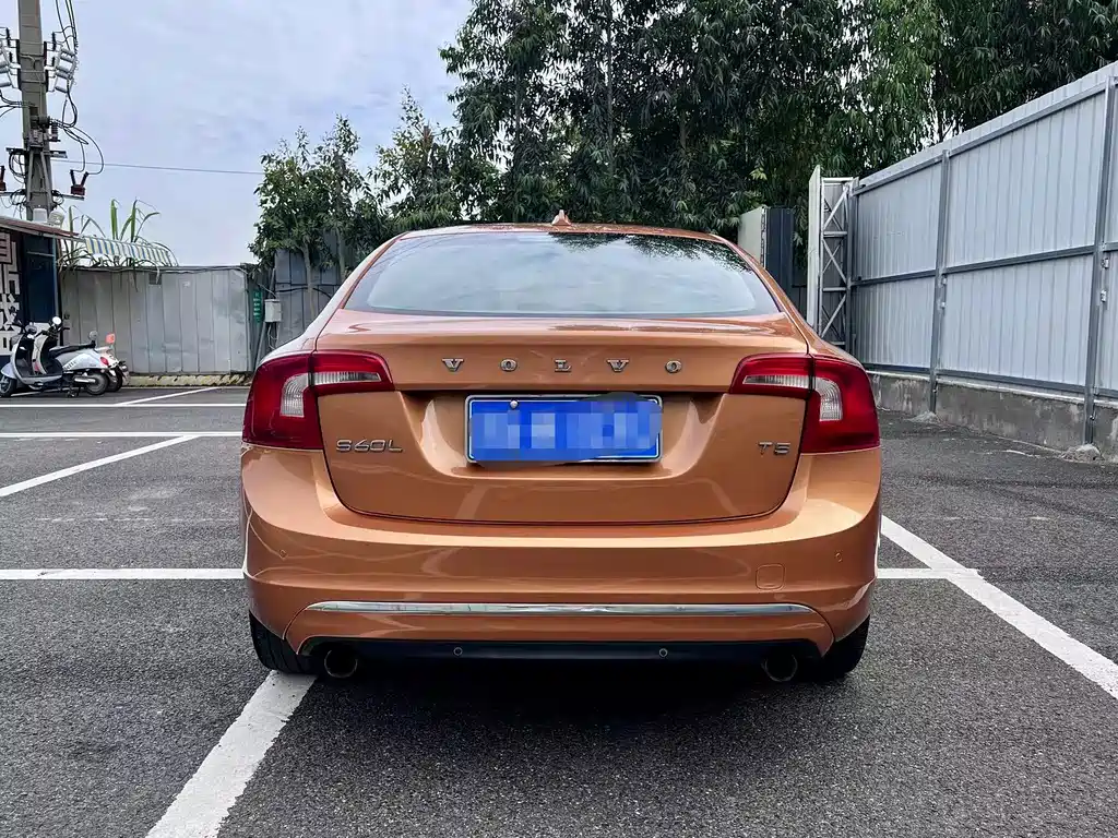 Volvo S60 — миниатюра 5