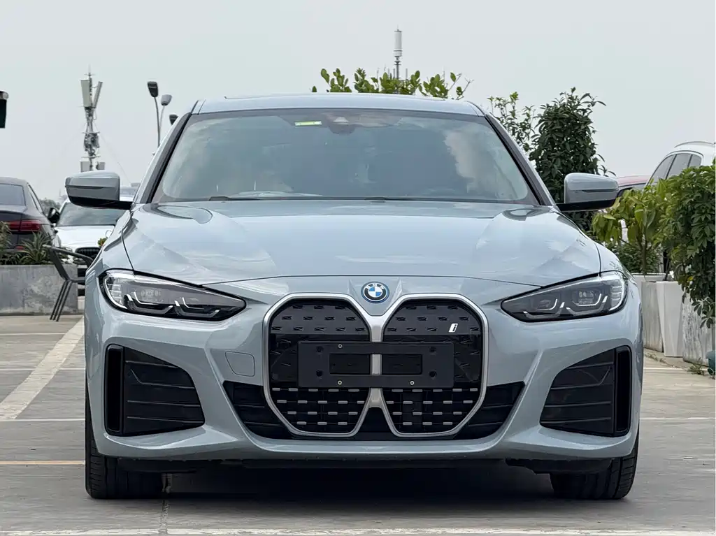 BMW i4 2023 eDrive35