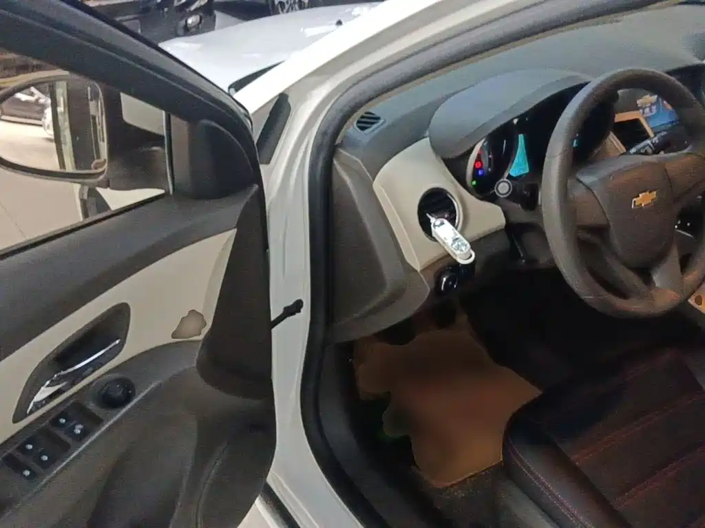 Chevrolet Cruze — миниатюра 16