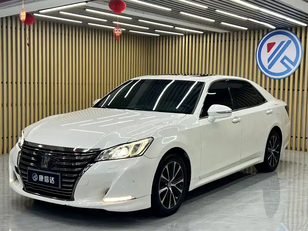 Toyota Crown 2018