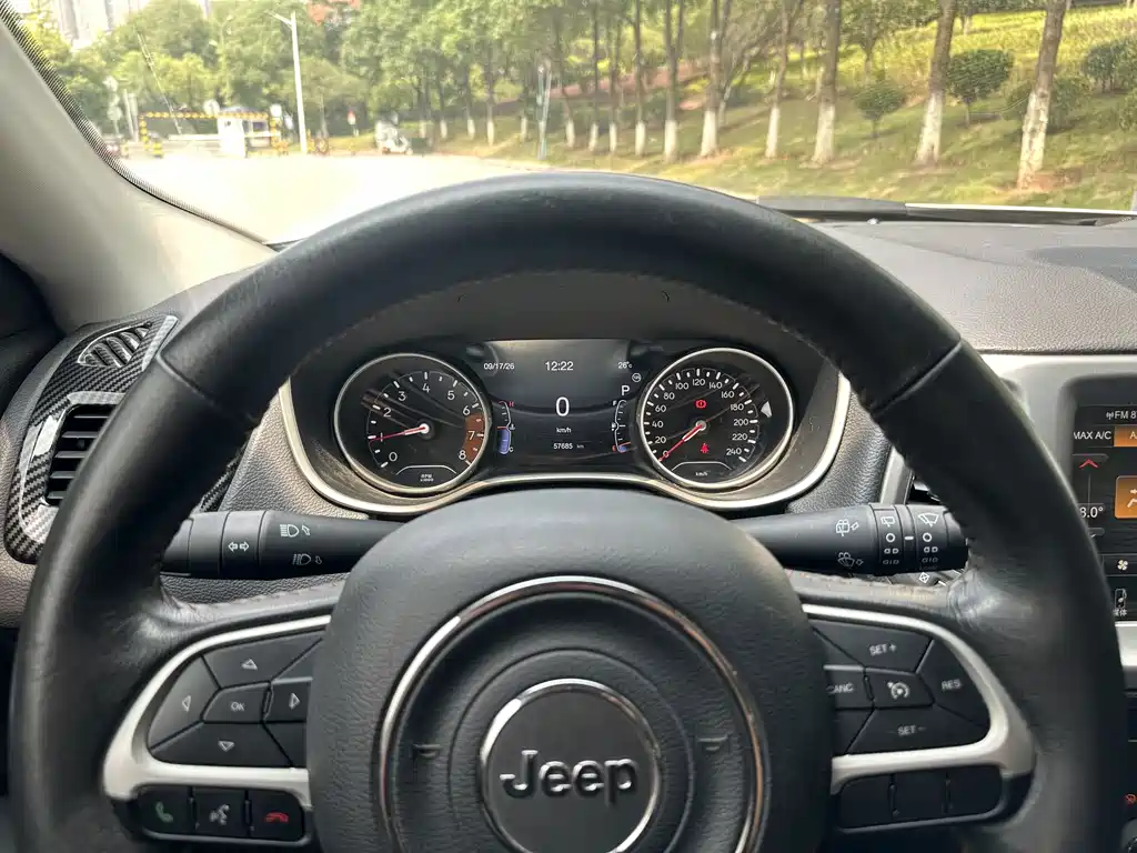 Jeep Compass — миниатюра 17