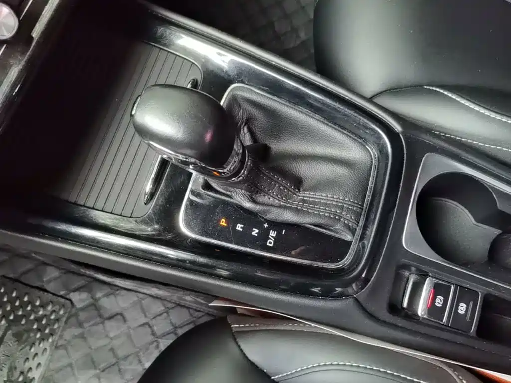 Roewe i5 — миниатюра 14