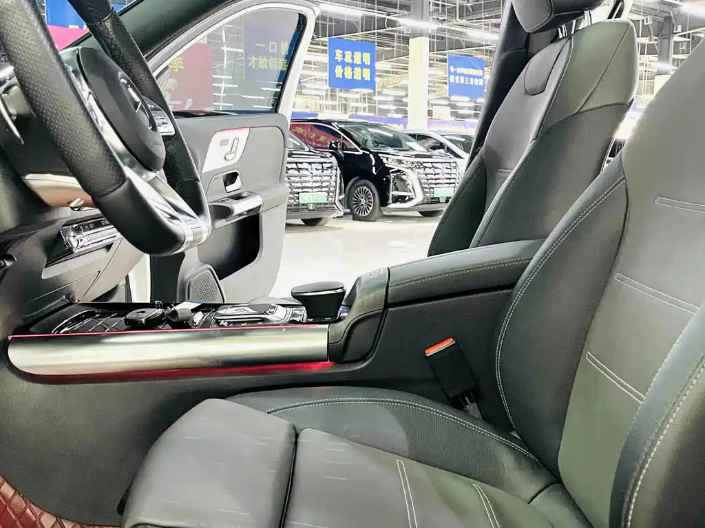 Mercedes-Benz GLA AMG — миниатюра 9