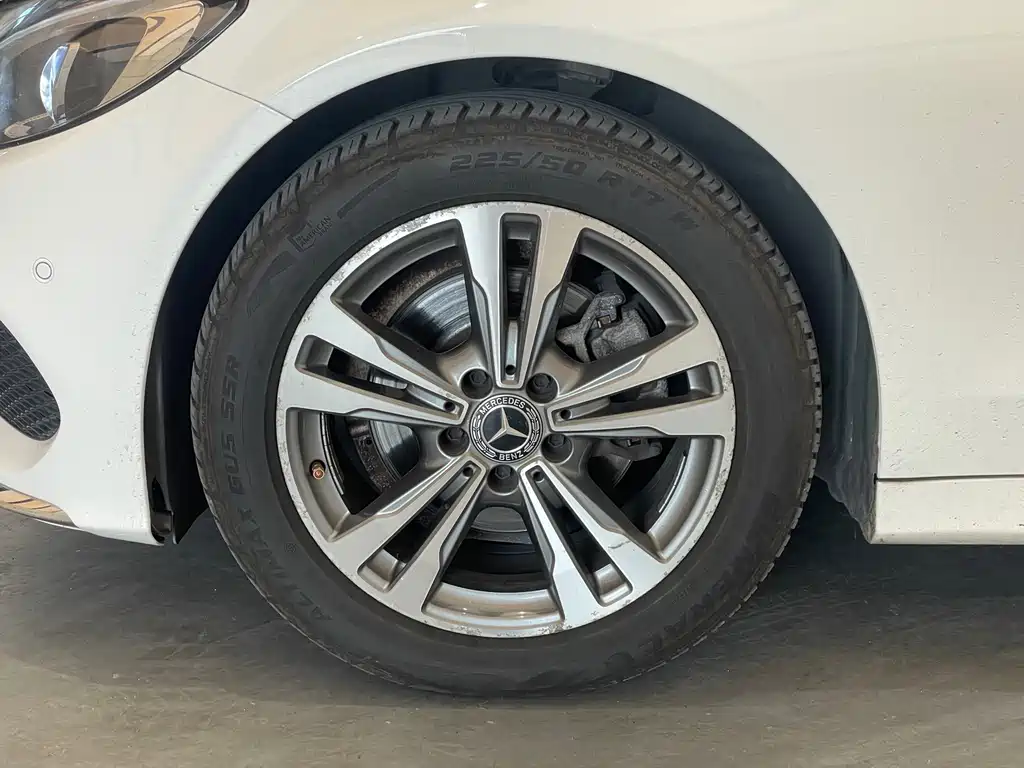 Mercedes-Benz C-Class — миниатюра 5