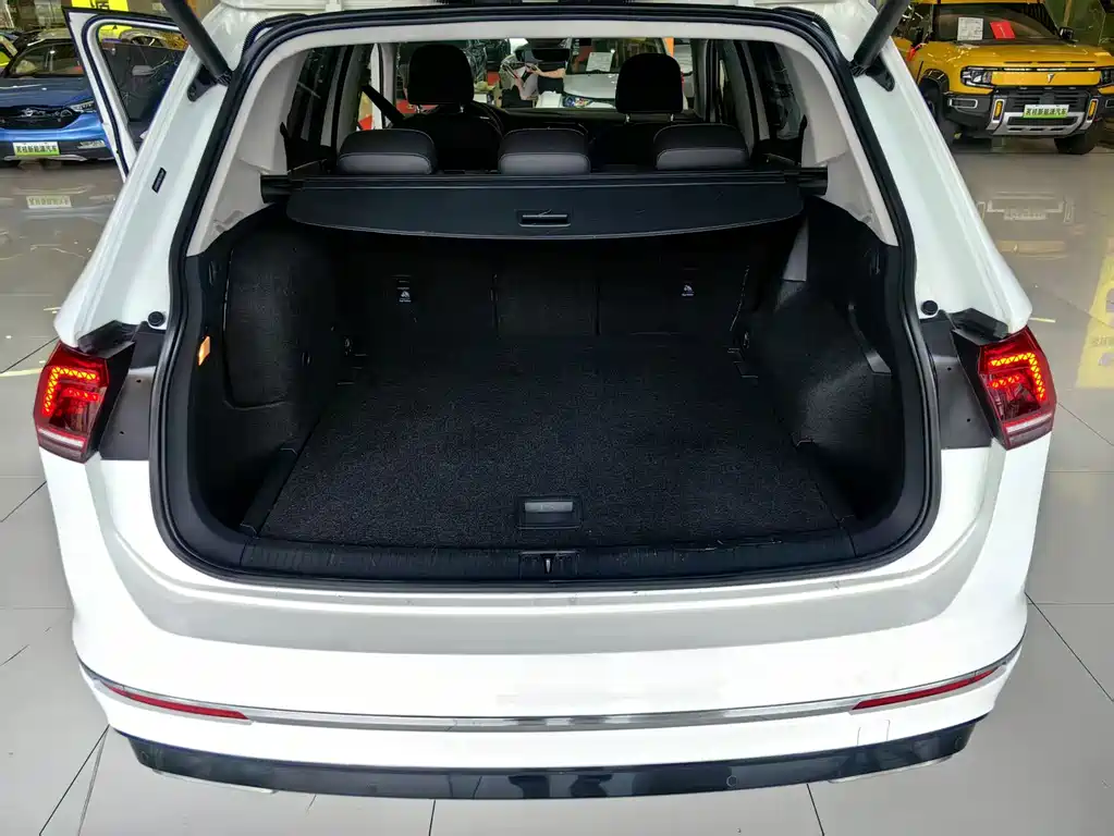 Volkswagen Tiguan L PHEV 430PHEV Plug-in Hybrid Flagship Edition, фото 8
