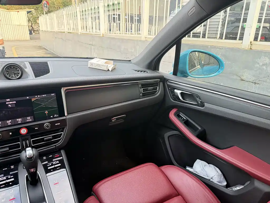Porsche Macan — миниатюра 16