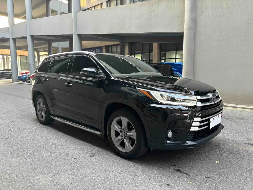 TOYOTA HIGHLANDER