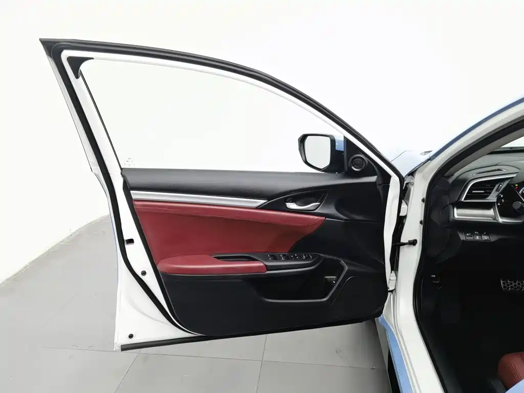 Honda Civic — миниатюра 8