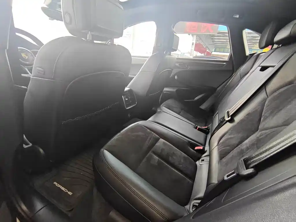 Porsche Macan — миниатюра 6