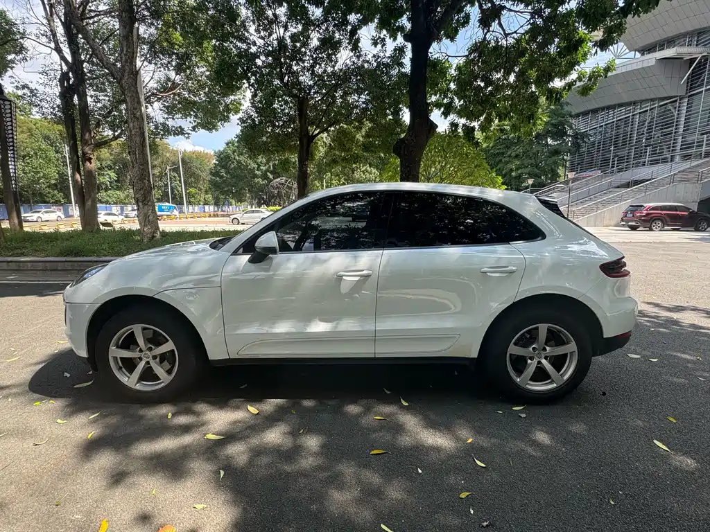 Porsche Macan — миниатюра 5